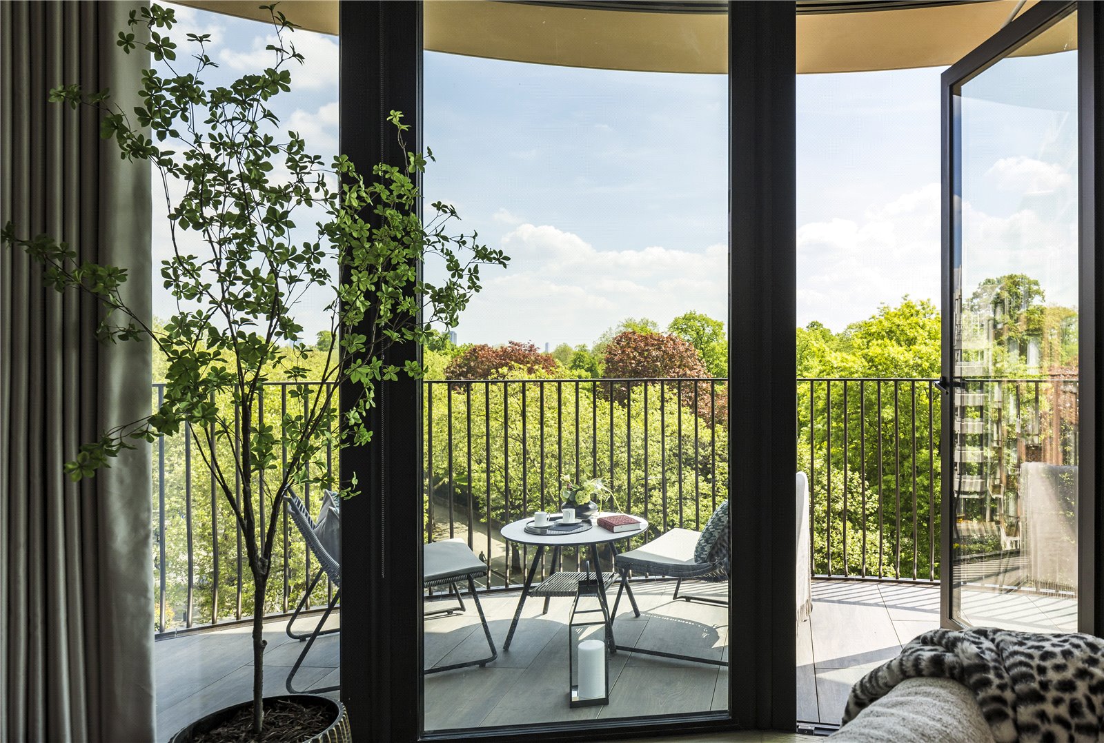 3 bedroom new flat for sale 0