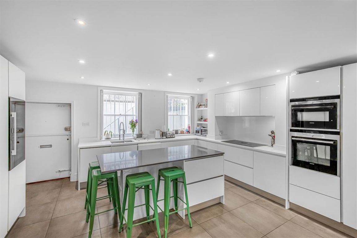 5 bedroom property for sale 0