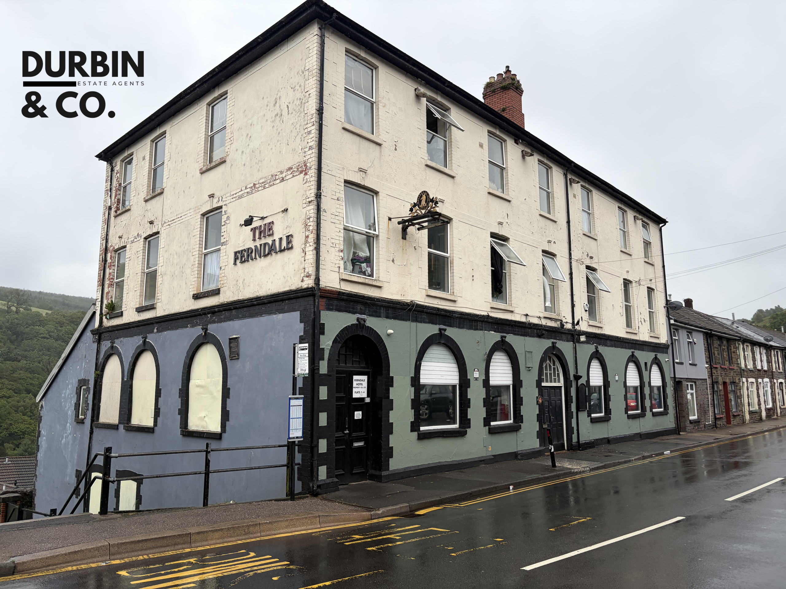 5 Flats on the Second Floor of The Ferndale Hotel, Glynrhedyn photo 5