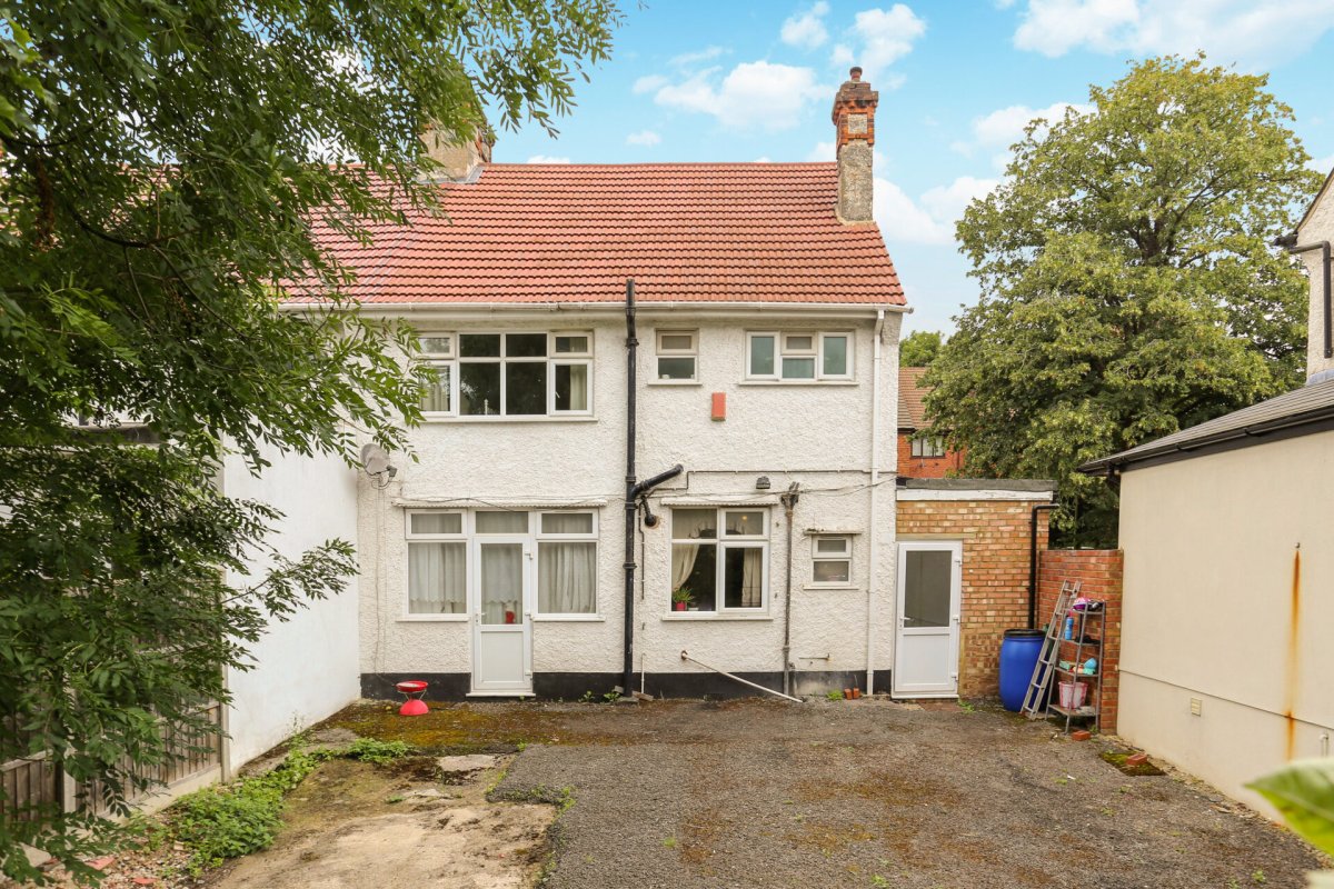 2, Brook Avenue, Wembley photo 4