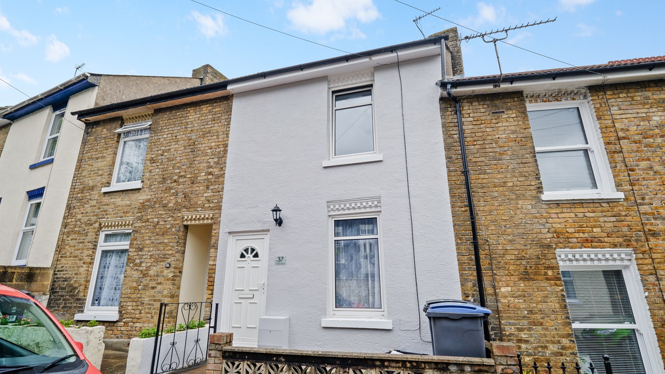 Free property report 37 Pioneer Road, Dover, CT16 2AR Chimnie