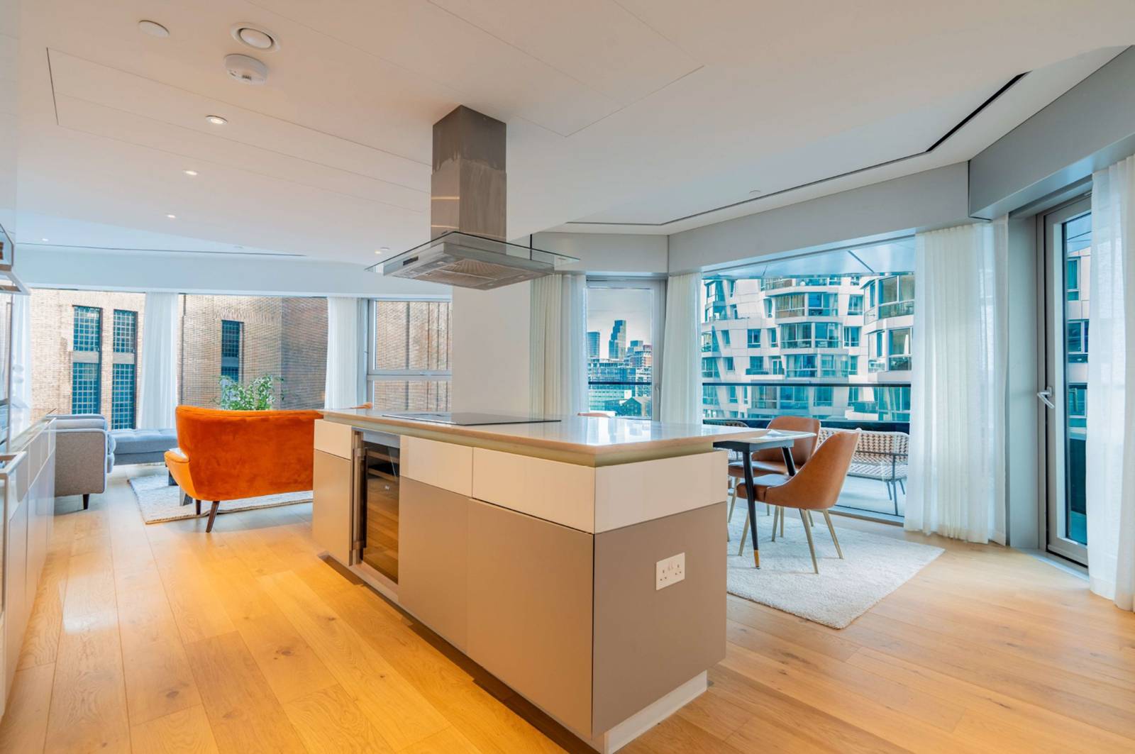 3 bedroom flat for sale 0