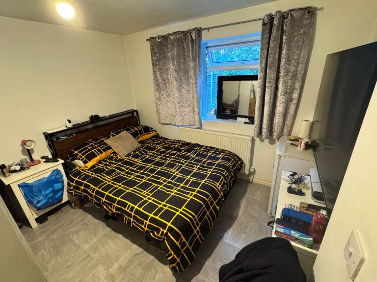 Priory Avenue, Southend-on-Sea photo 5