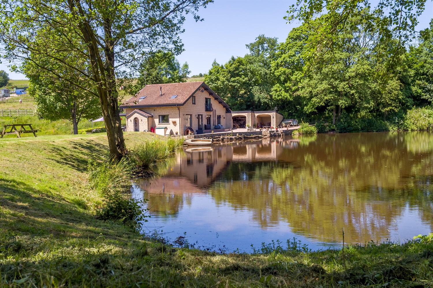 5 bedroom detached house for sale 0