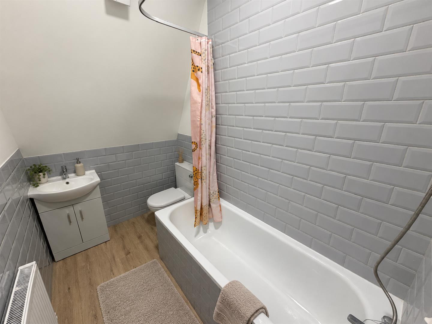 Room 3, Flat D, 1 Woodside Park Road, London photo 5