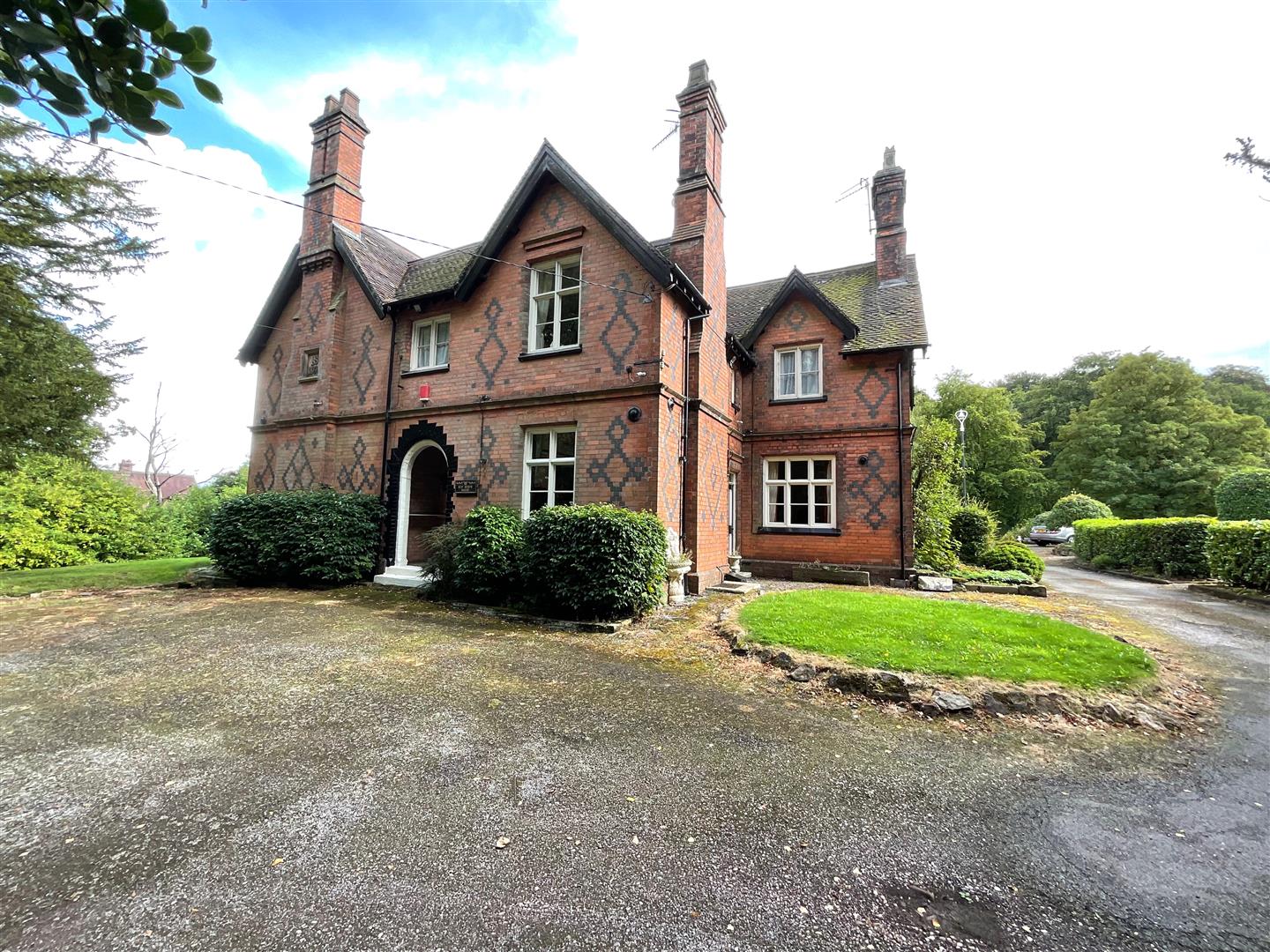 Photos of red heath house pepper street keele st5 62391298