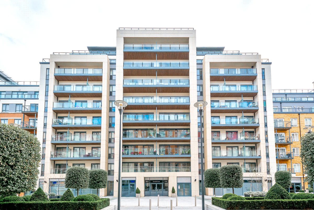 6 bedroom detached house for sale