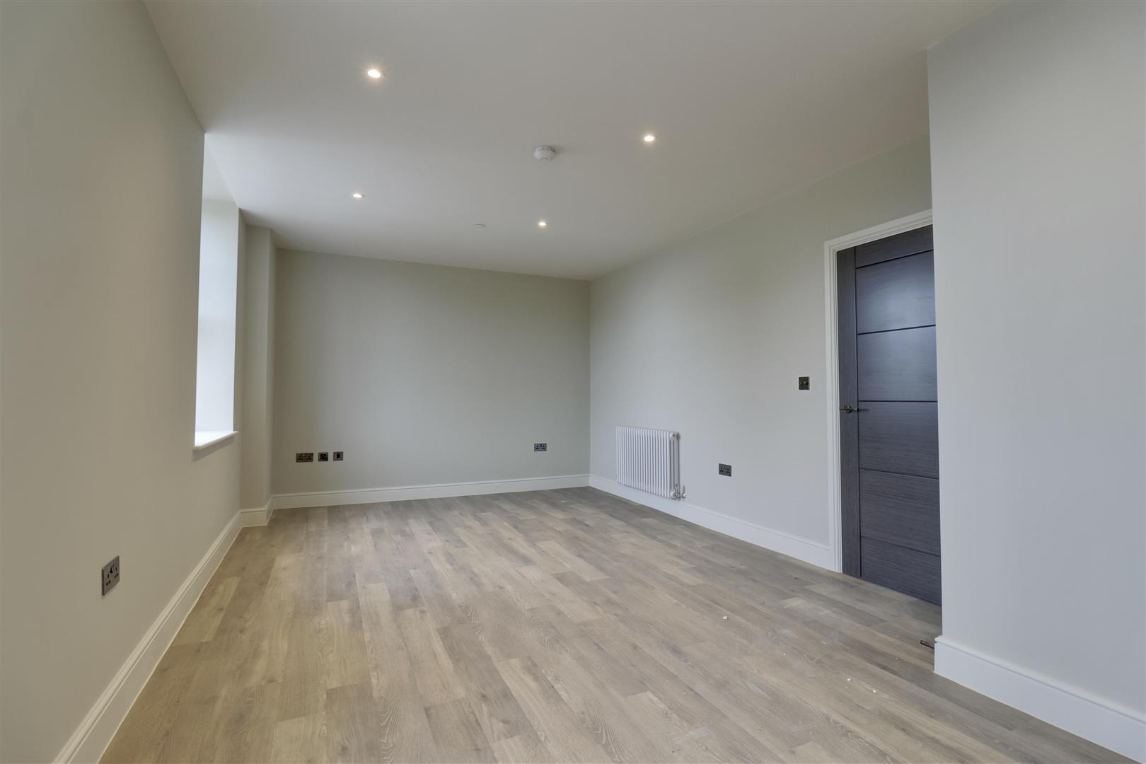 2-bed flat on 22, Jasmine Place, Southsea, £1,700/mo