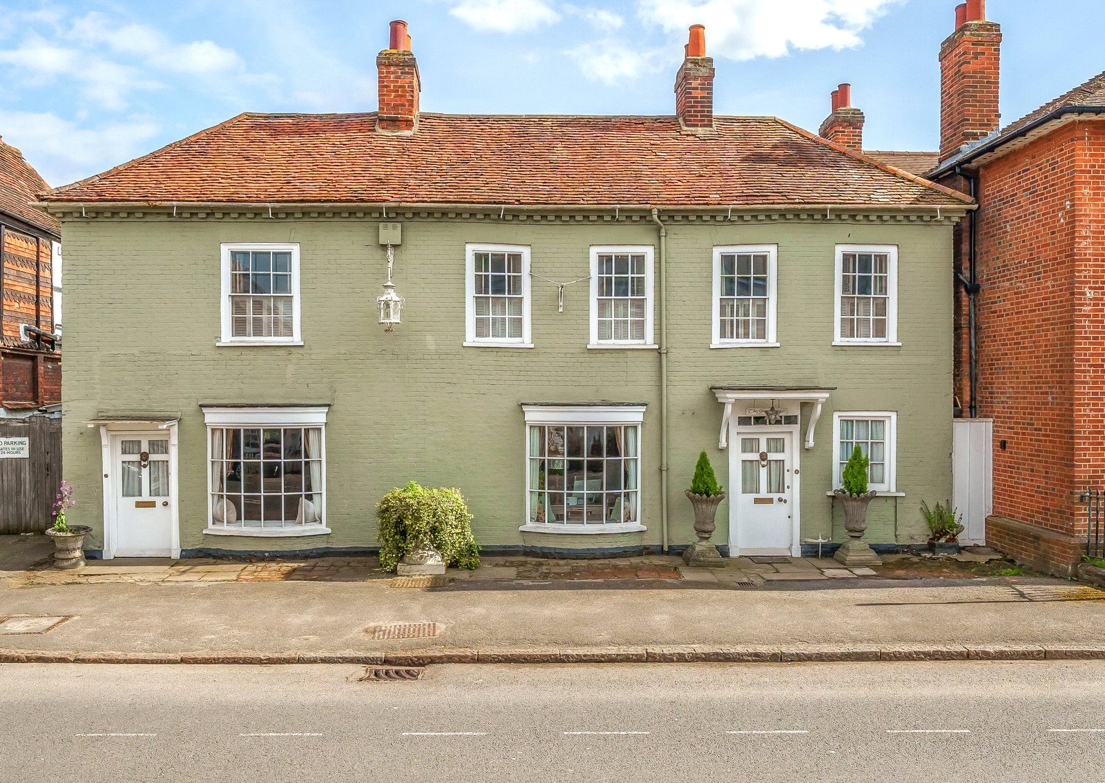 6 bedroom detached house for sale 0