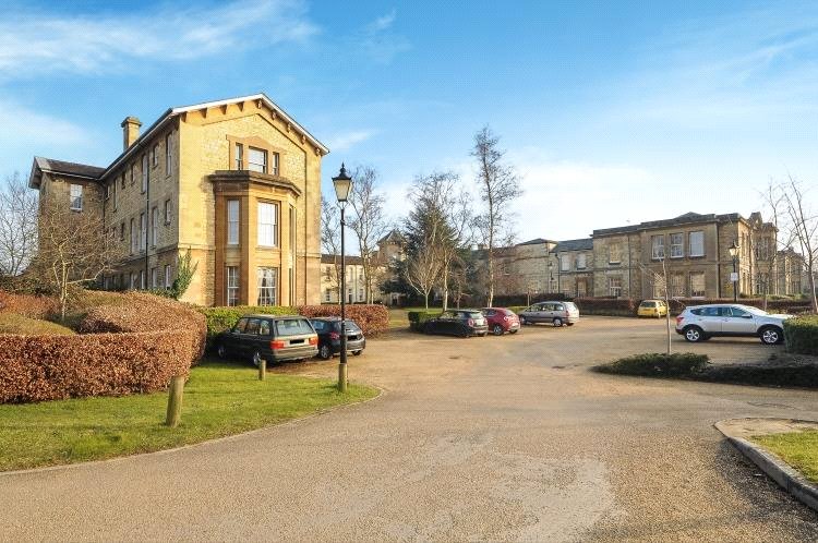 Room 1, 2 St. Georges Manor, Mandelbrote Drive, Oxford photo 2