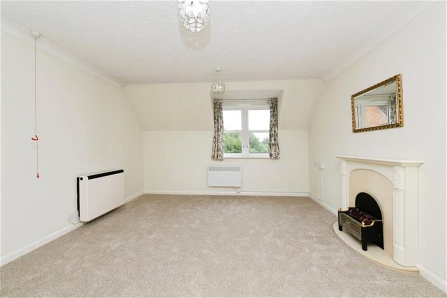 Flat 41, Moorfield Court, Newland Street, Witham photo 4