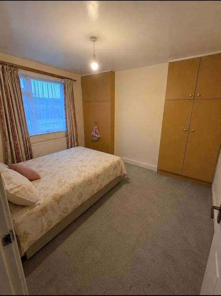 110, Mersham Road, Thornton Heath photo 4