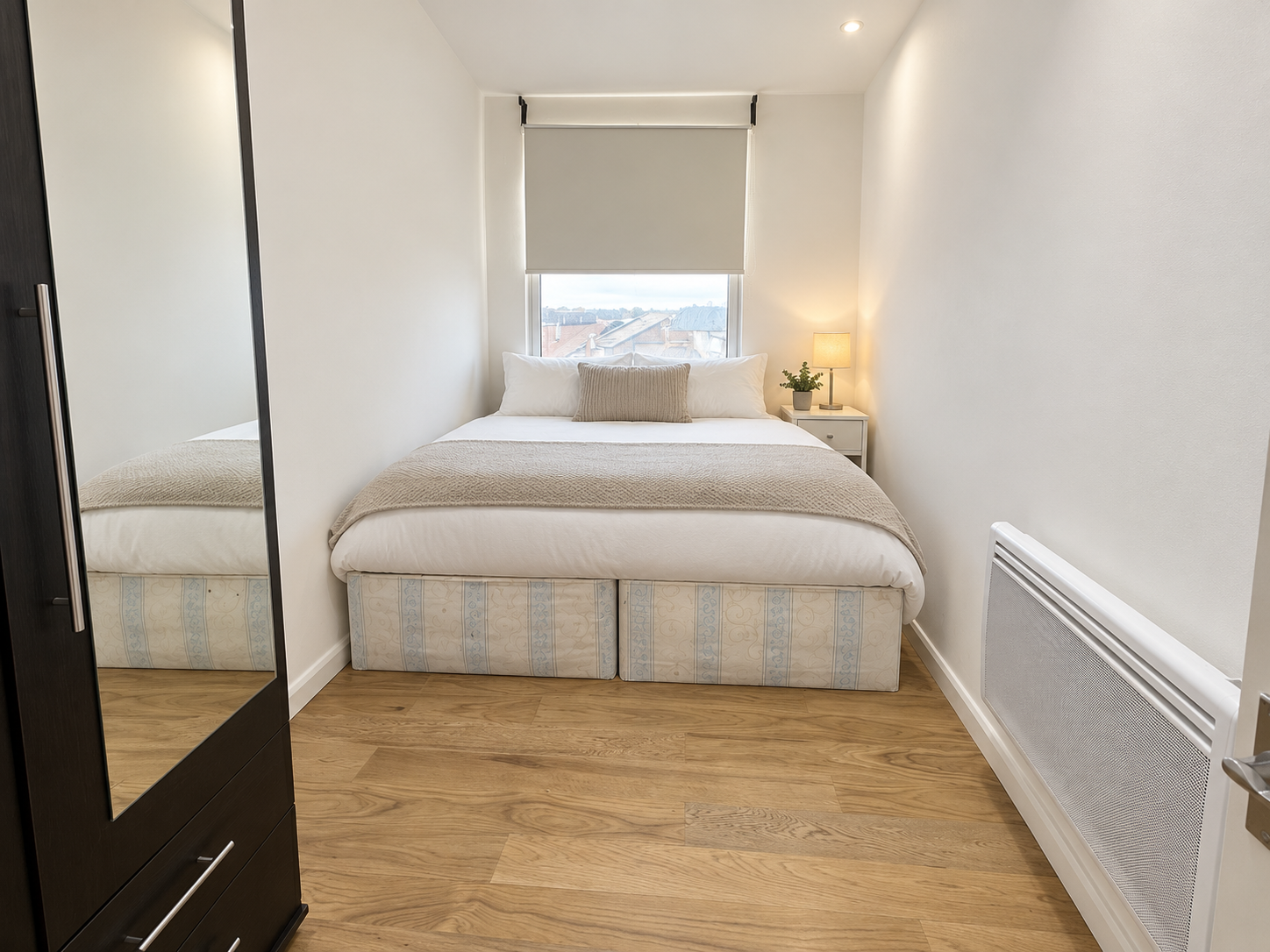 Flat 16A, 176 High Street, London photo 5