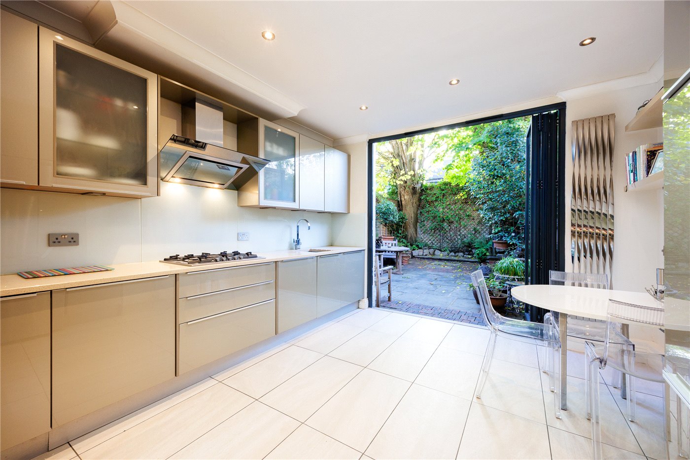 4 bedroom terraced house for sale 0