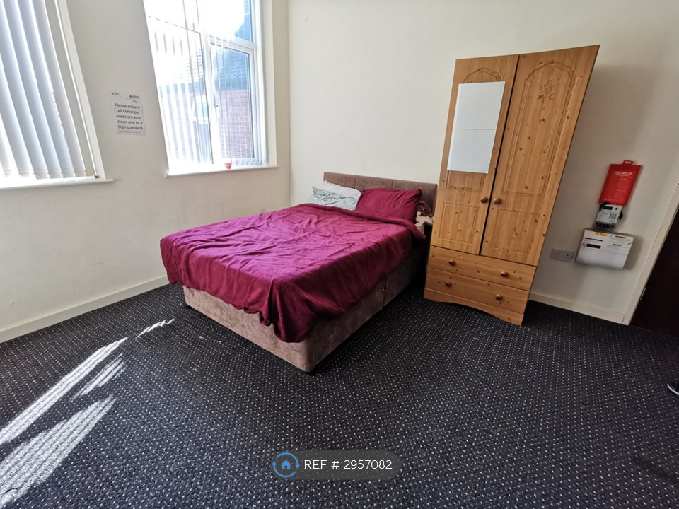 Flat, High Street, Bentley, Doncaster photo 4