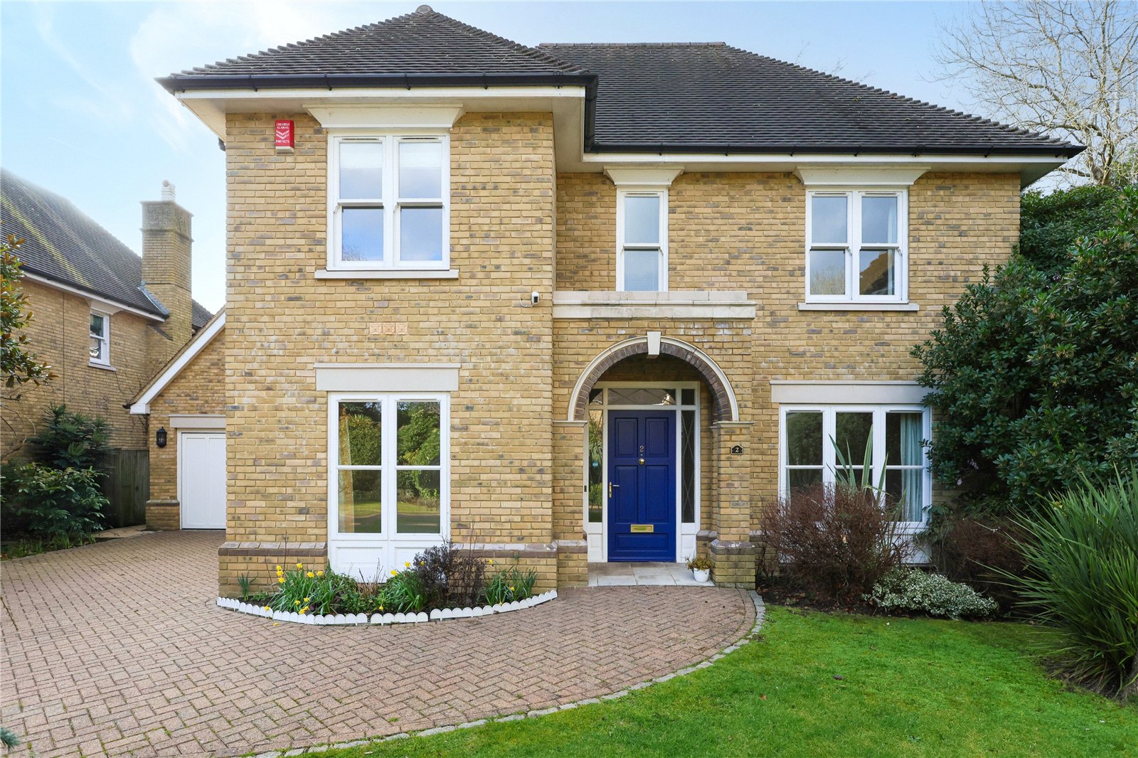 5 bedroom detached house for sale 0