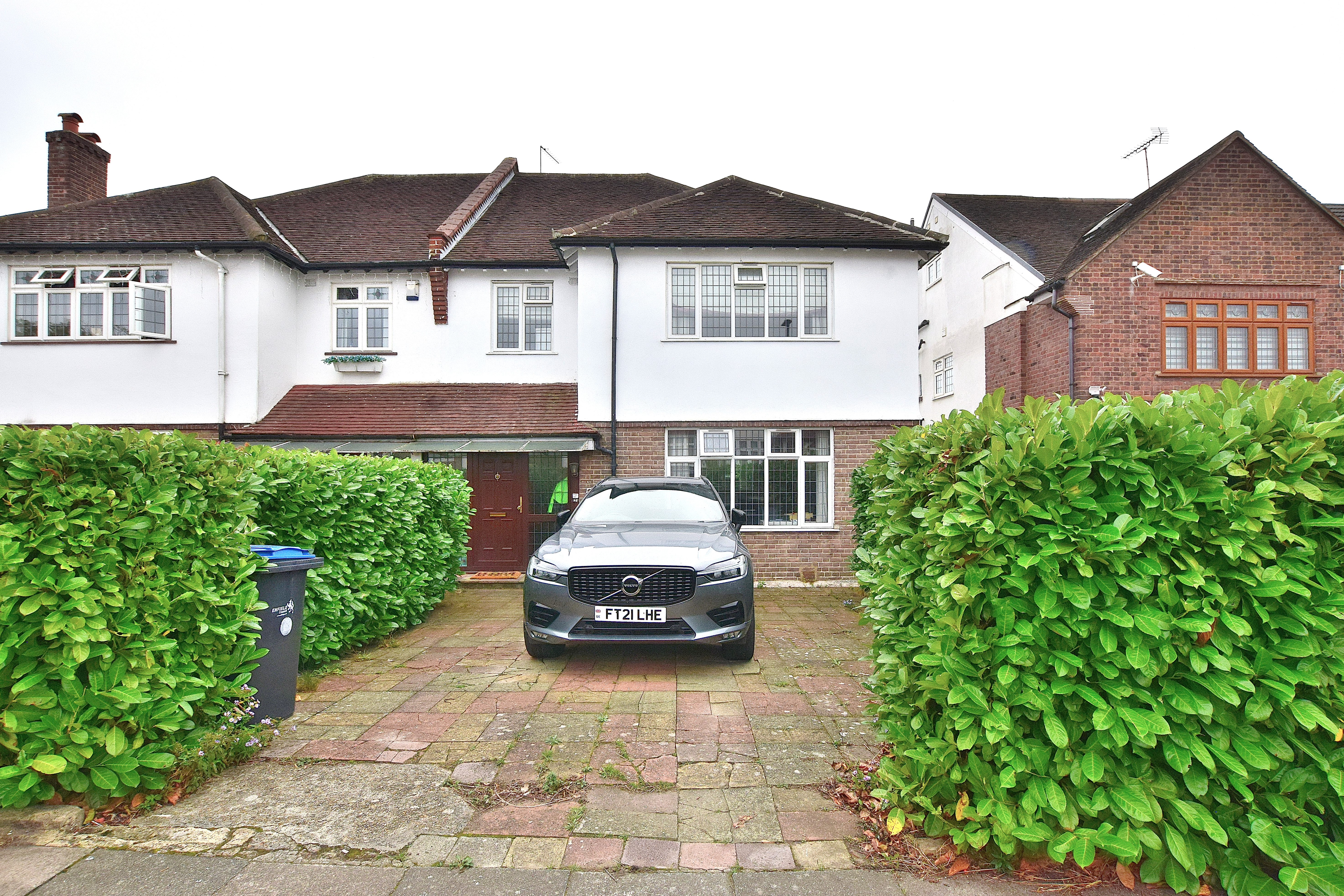 4 bedroom detached house for sale in Hove