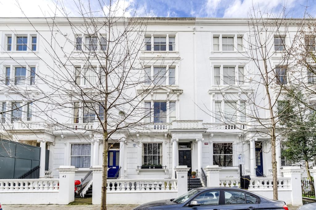 Top Floor Flat, 49, Palace Gardens Terrace, Kensington photo 3