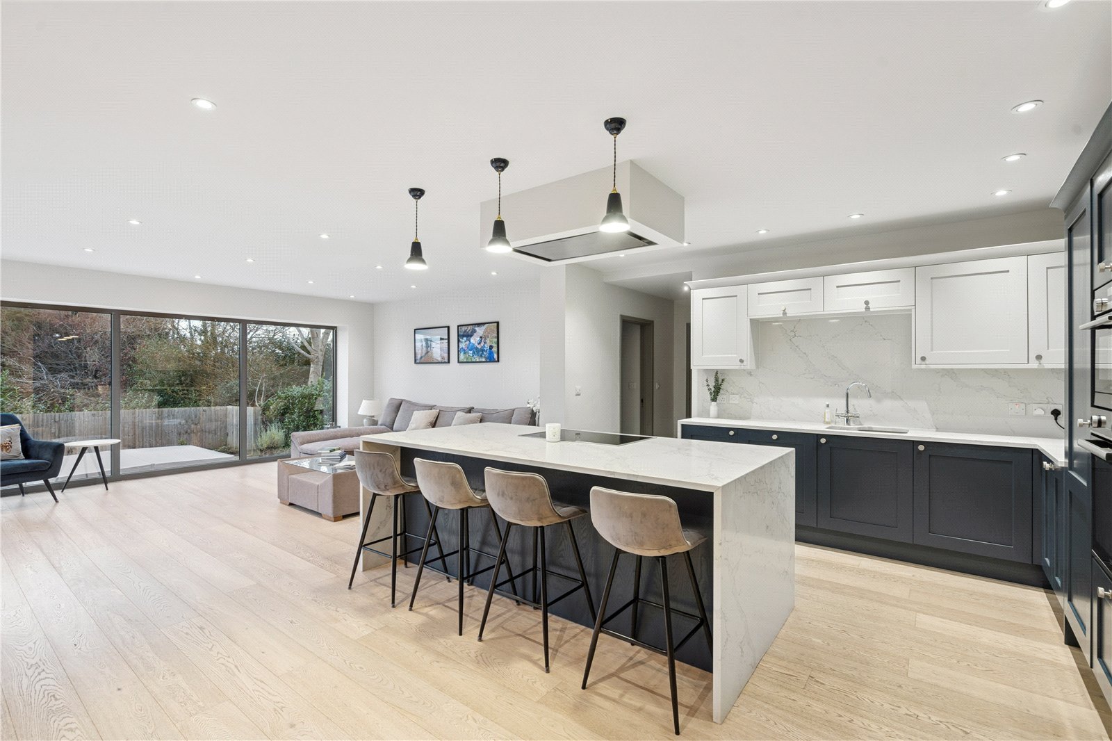 5 bedroom detached house for sale 0