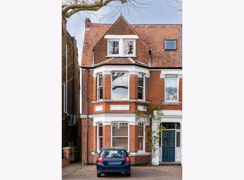 6 bedroom semi-detached house for sale 0