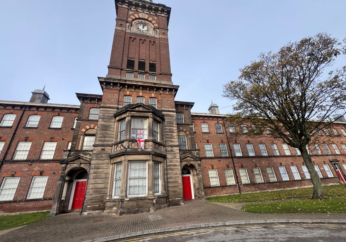 64, Oakhouse Park, Liverpool photo 2