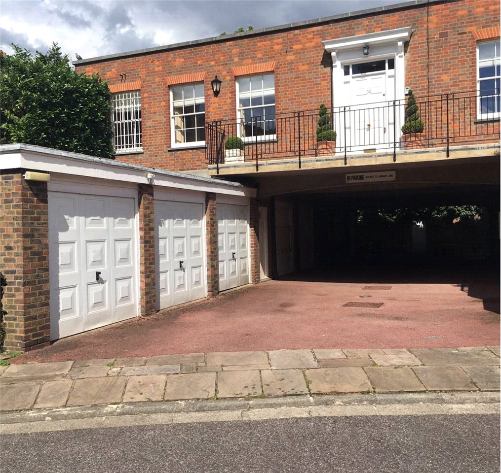 Garage Space 12,, Pembroke Gardens Close, London photo 2