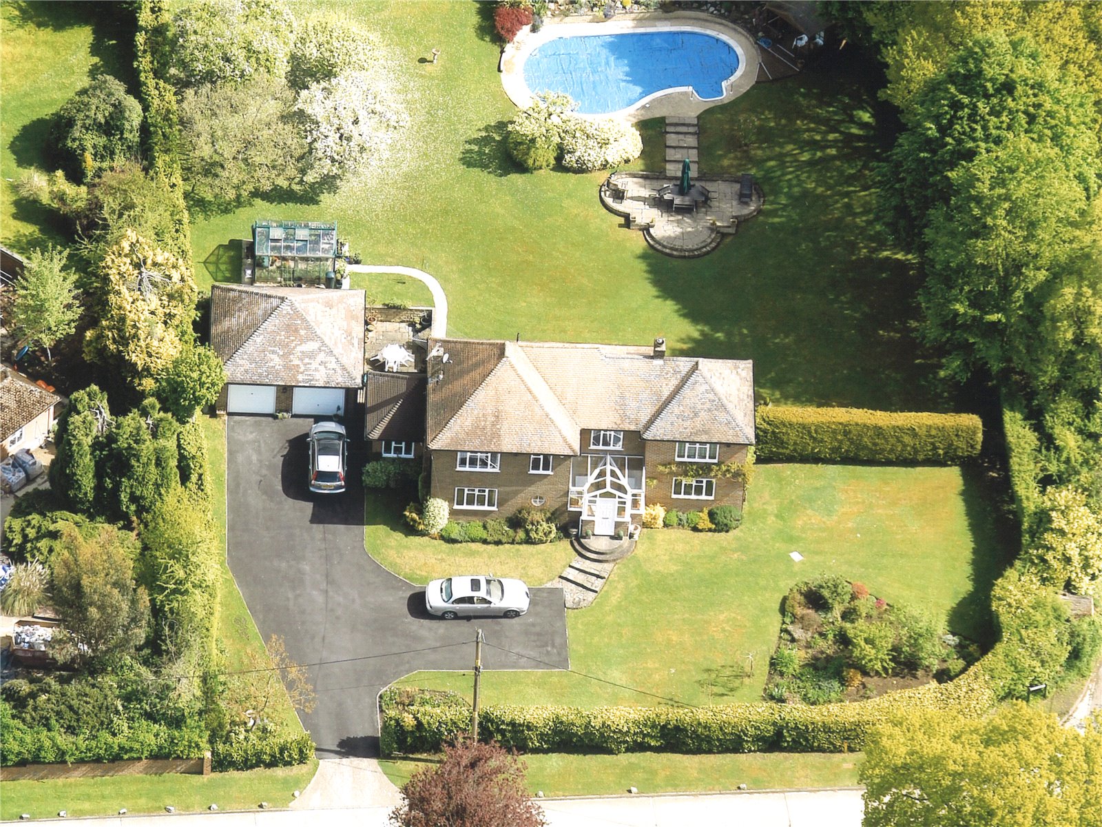 4 bedroom detached house for sale 0