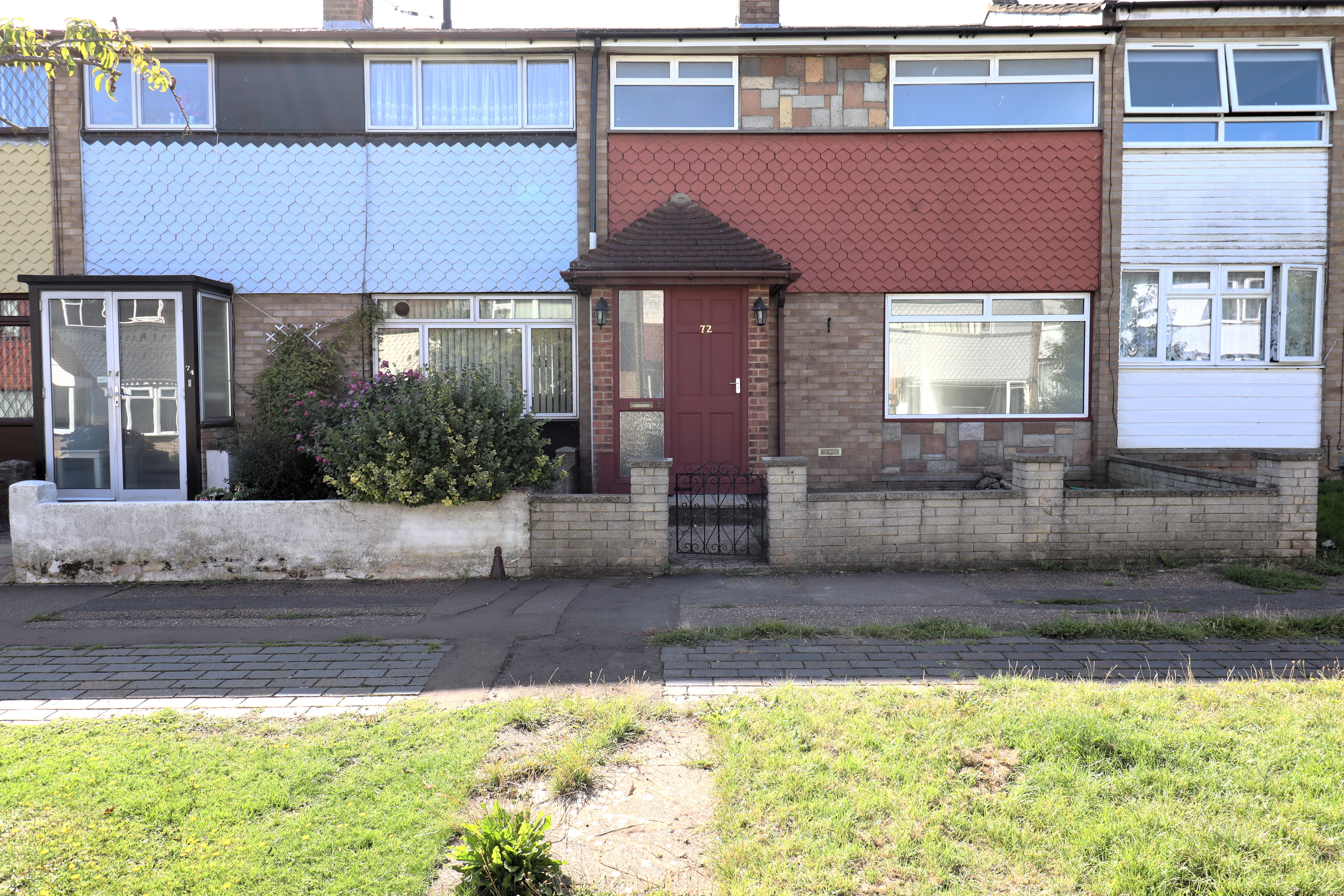 72, Mynchens, Basildon photo 2