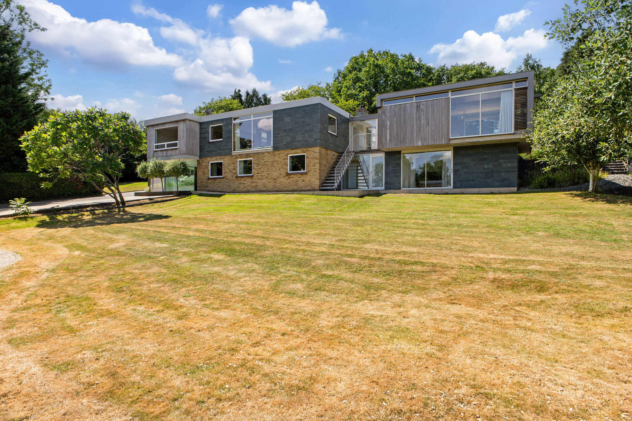 7 bedroom detached house for sale 0