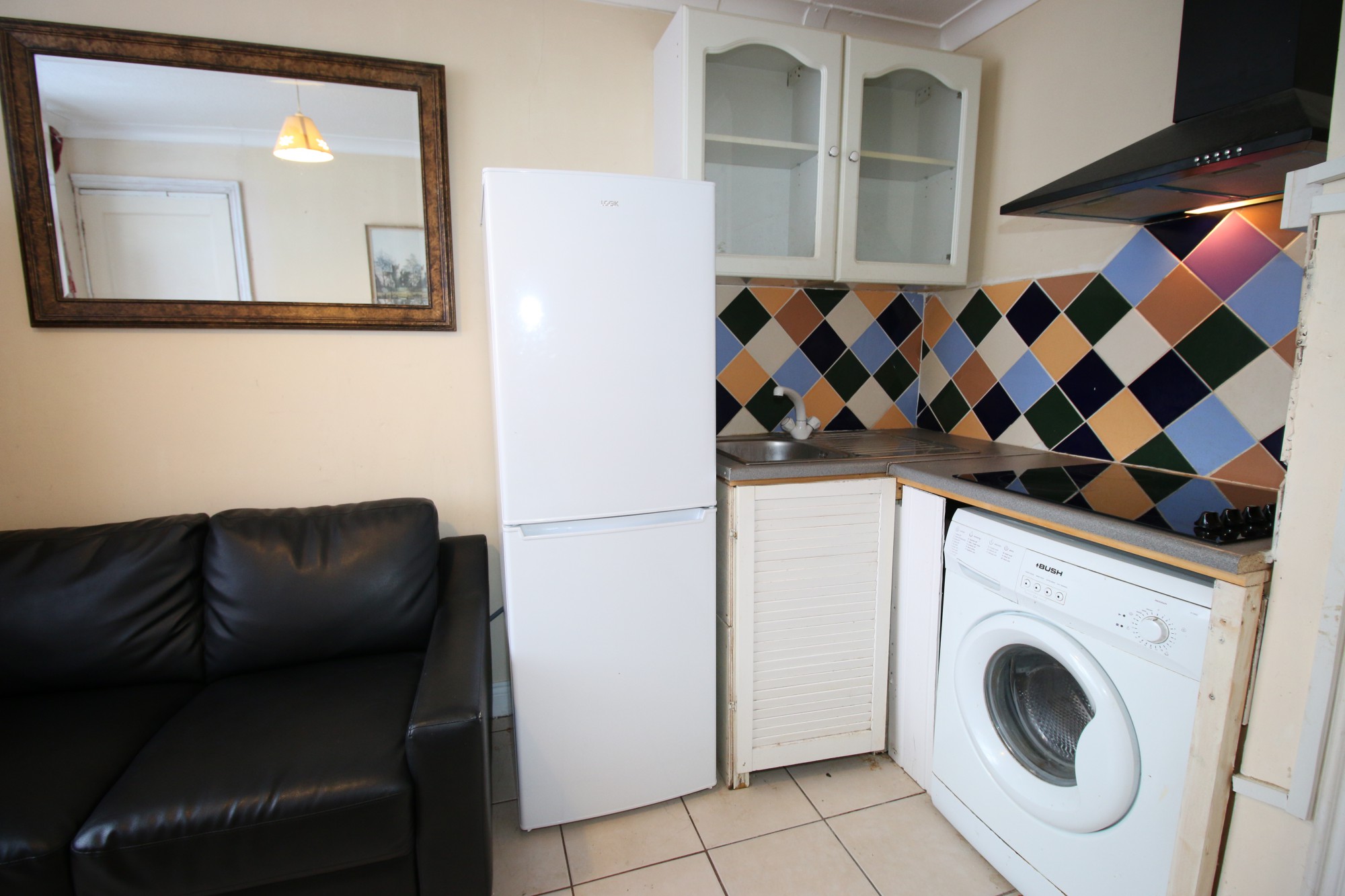 Studio flat on 81, Southville Road, FELTHAM, £700/mo