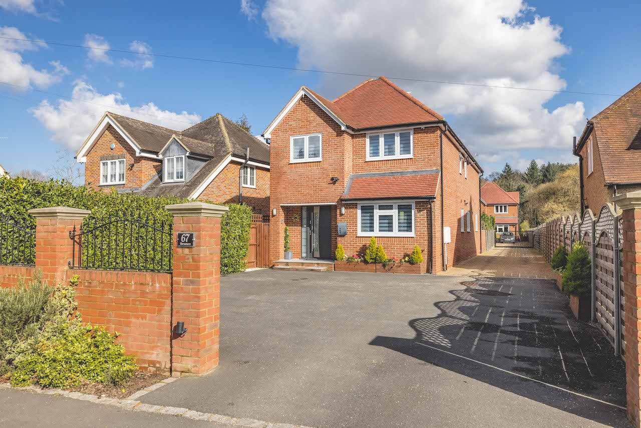 4 bedroom semi-detached house for sale