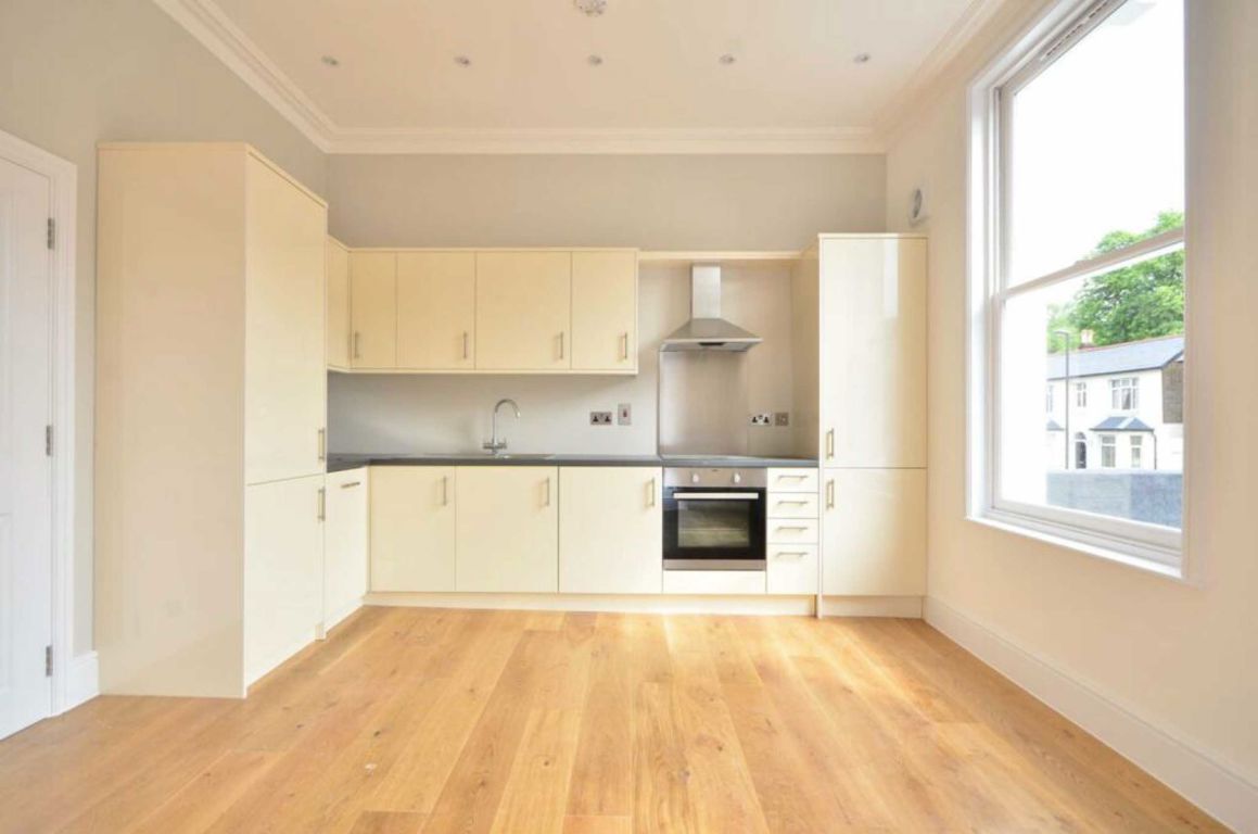 62C, Norwood Road, London photo 4