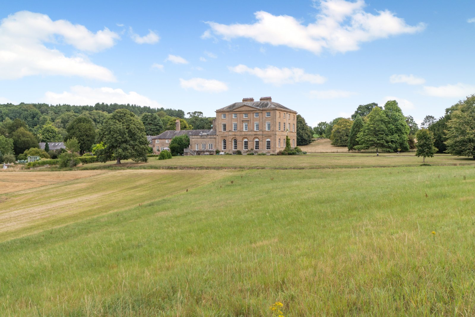 8 bedroom detached house for sale 0