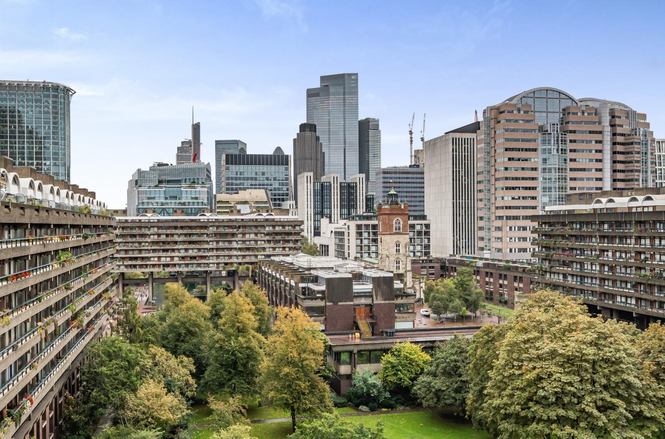 4 bedroom flat for sale 0