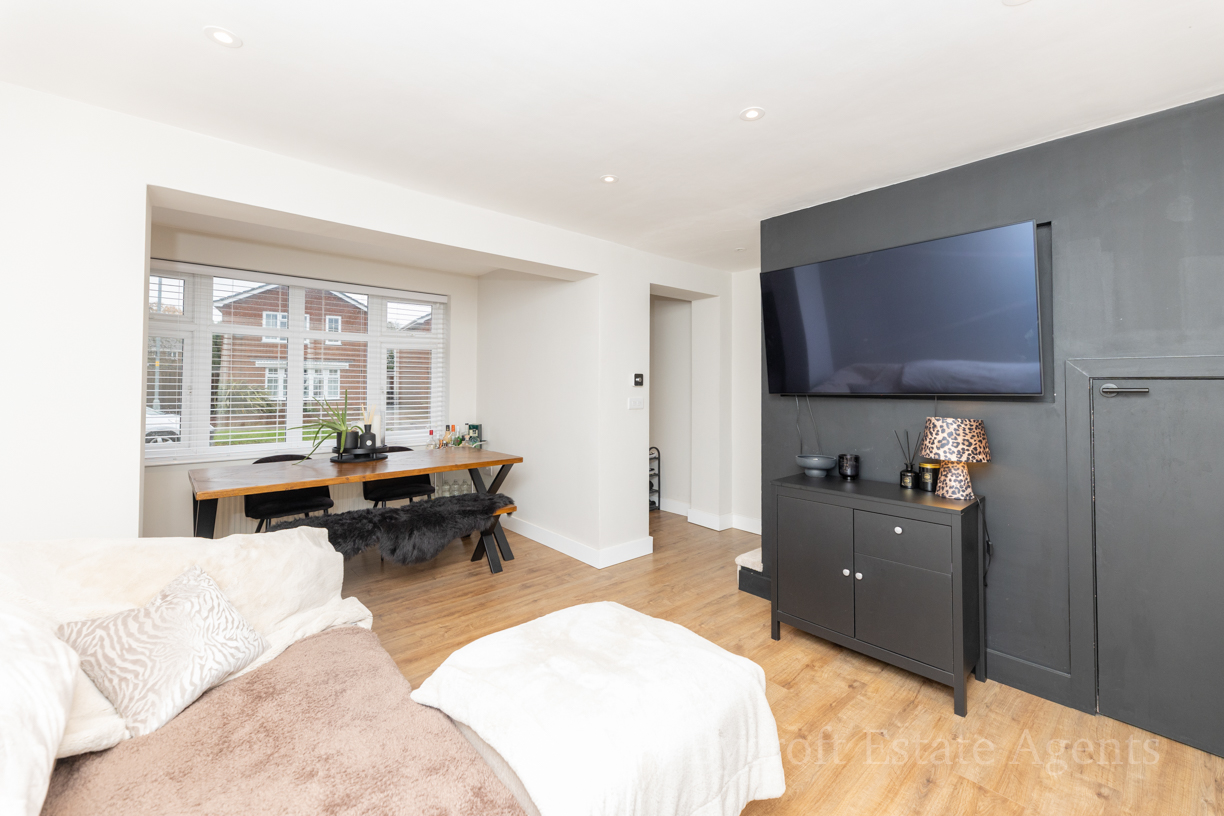 10, Selwyn Drive, Great Yarmouth photo 3