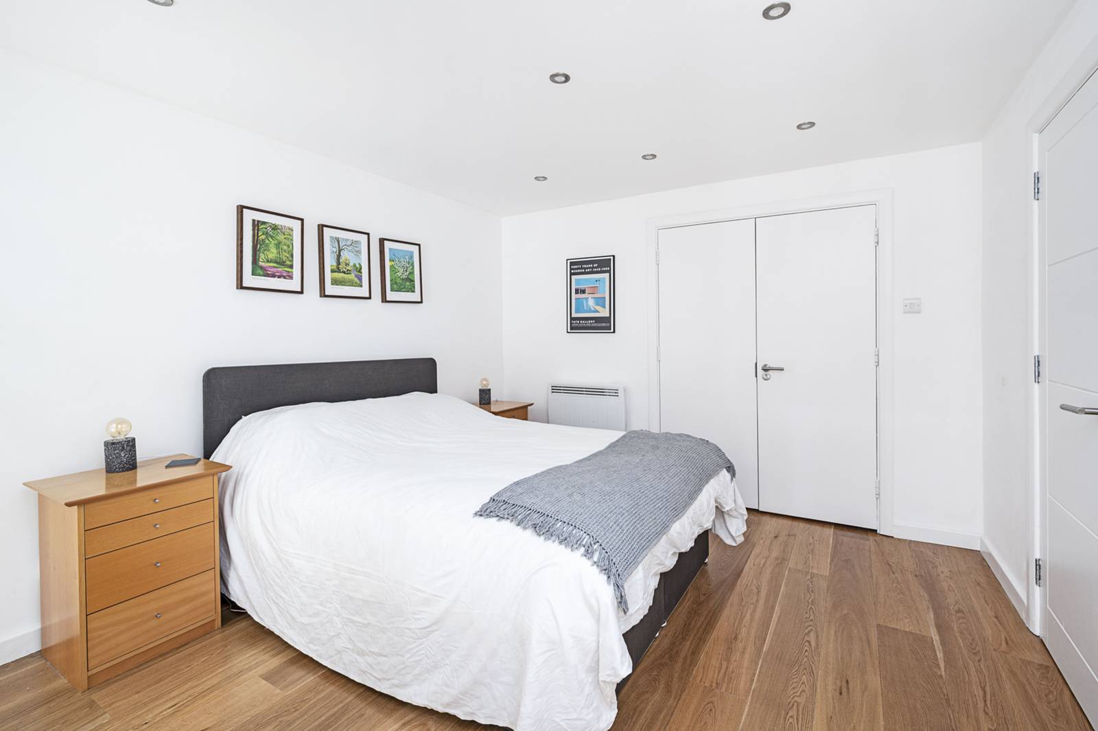 3 bedroom flat for sale 0