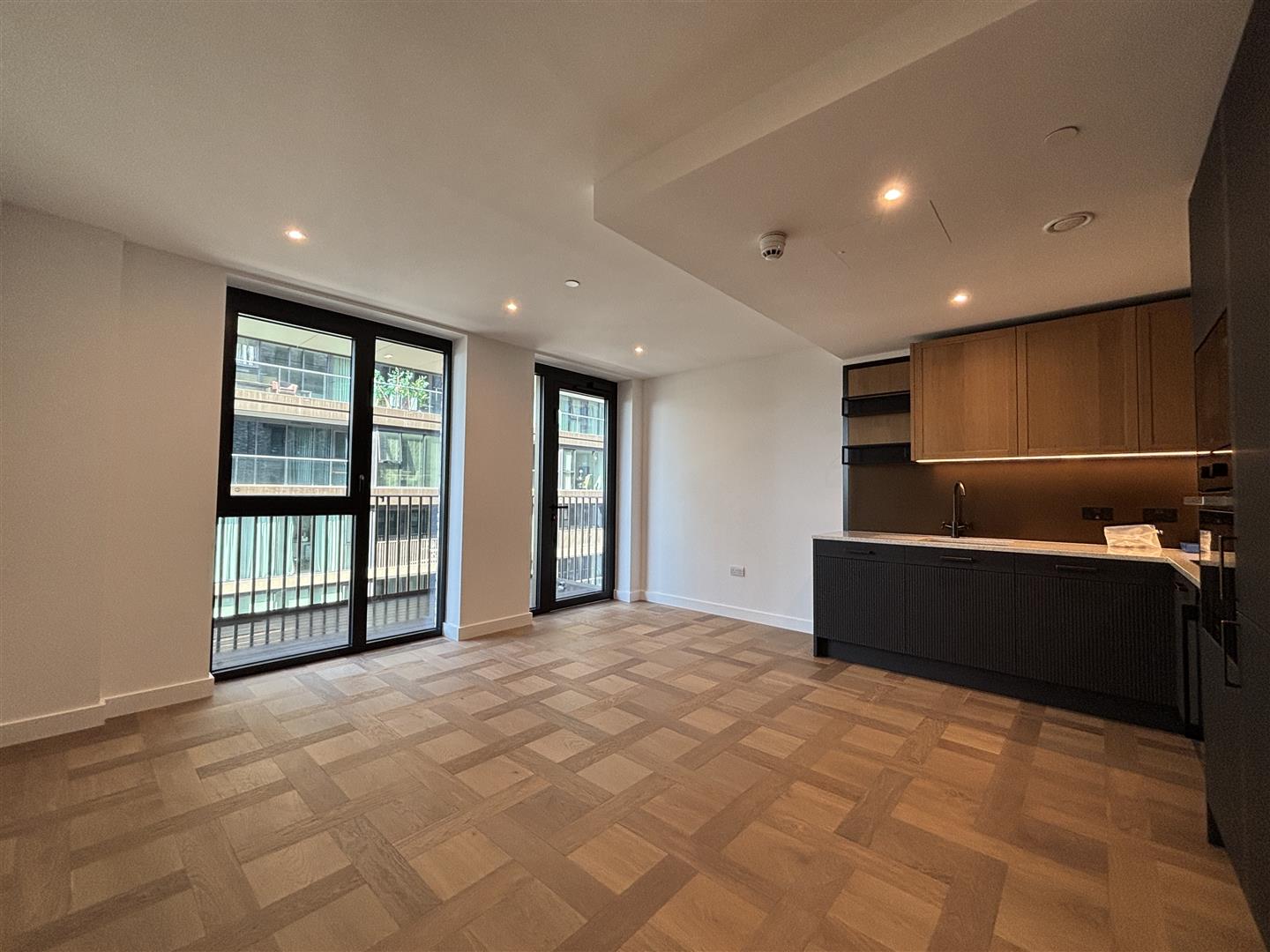 KZ106,Apartment 708, 4 Merino Gardens, London photo 2
