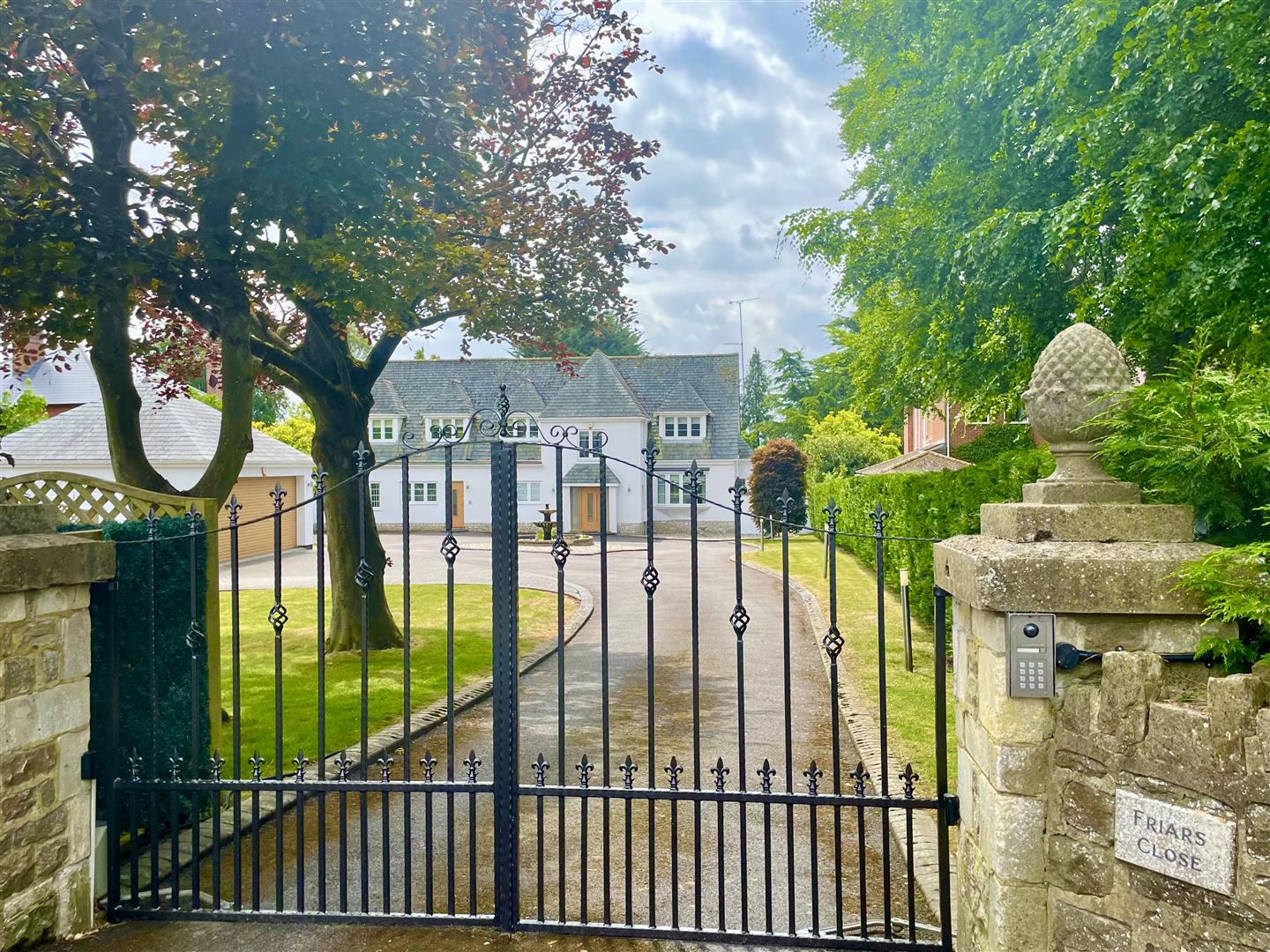 5 bedroom detached new house for sale