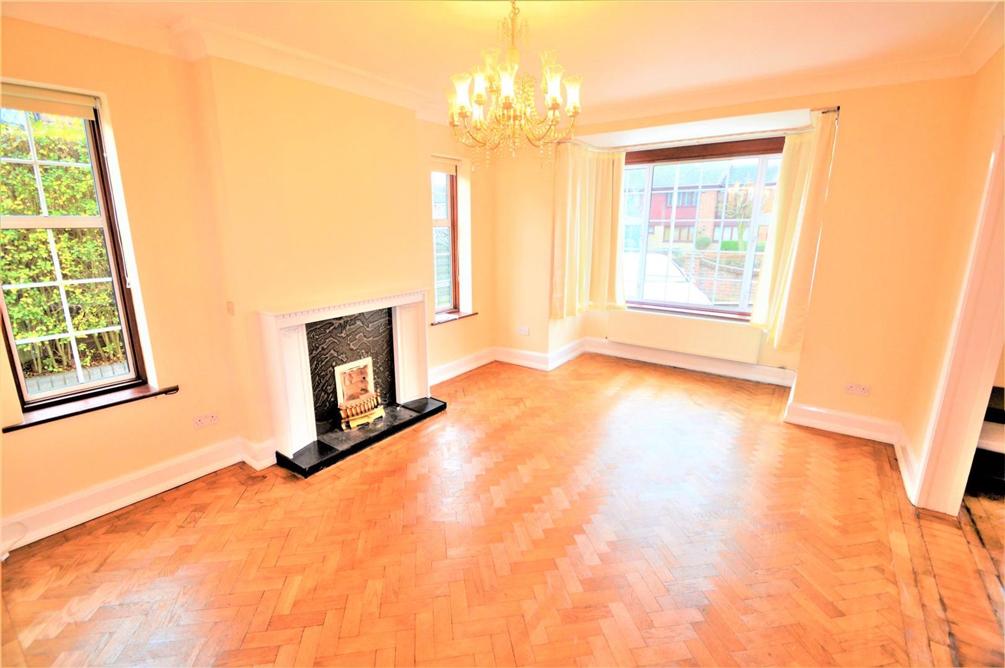 69 Grangeway Gardens, Ilford photo 4