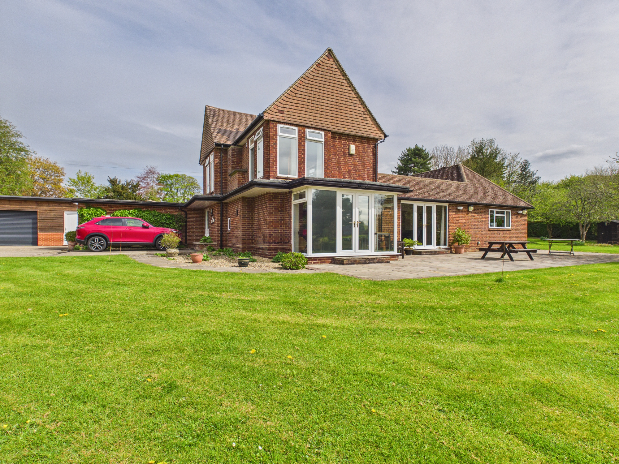 4 bedroom detached house for sale 0