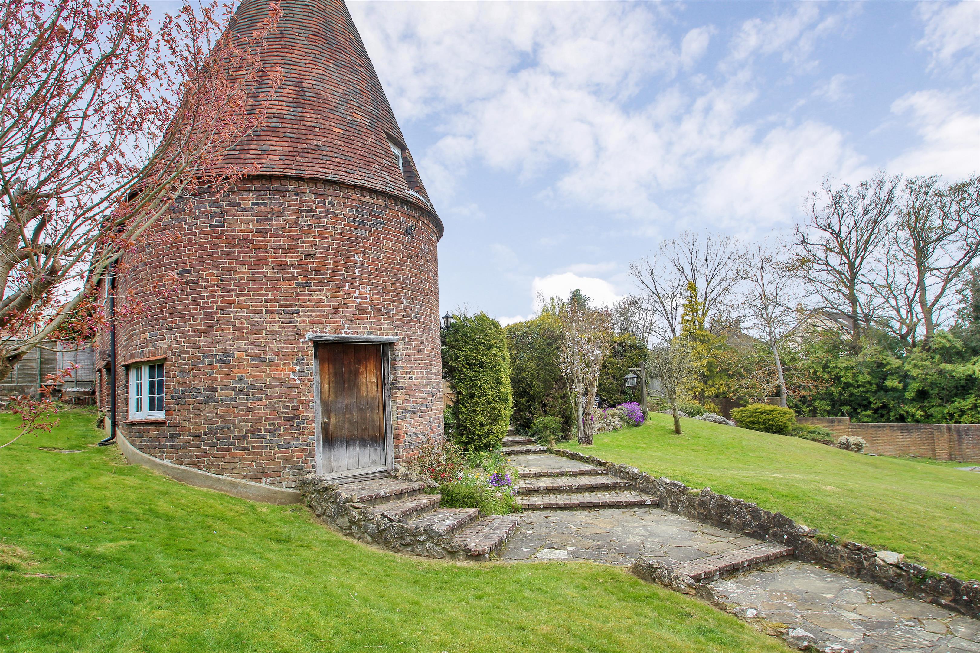 4 bedroom cottage for sale in Pennington Road, Tunbridge Wells, Kent TN4