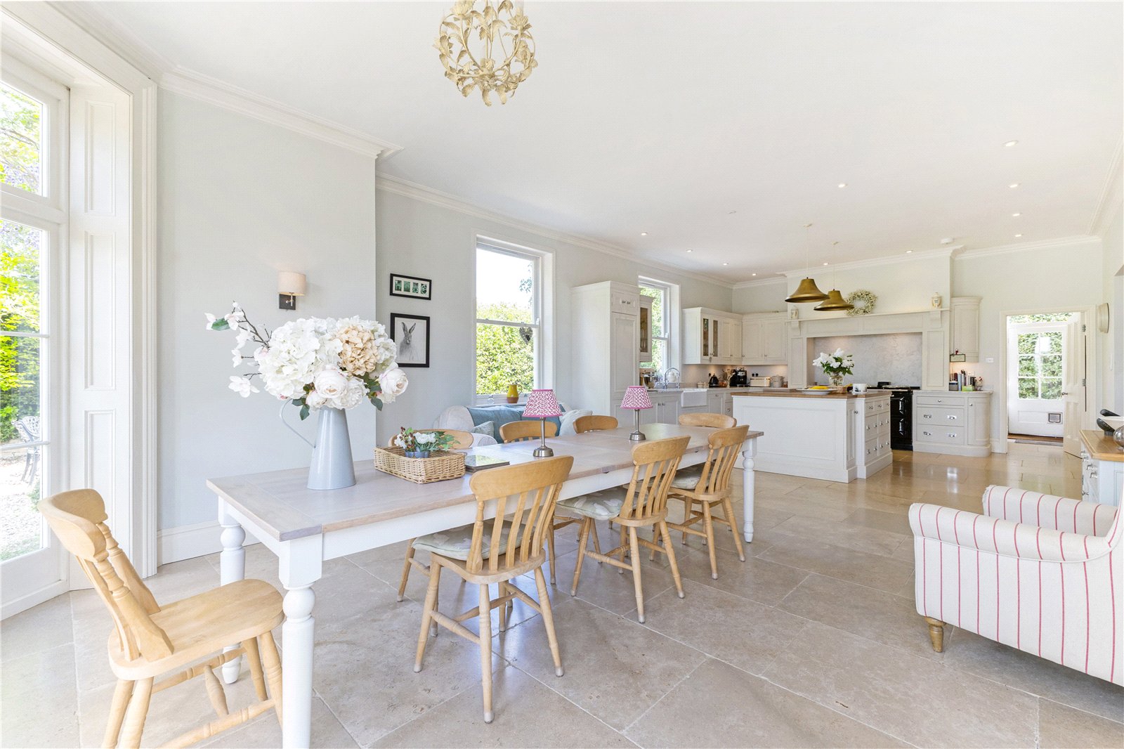 6 bedroom detached house for sale 0