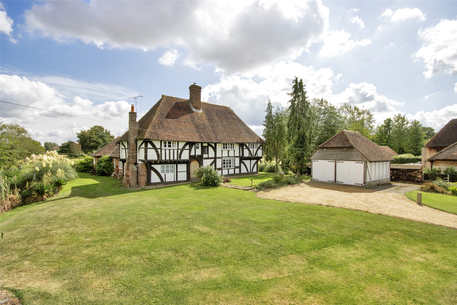 4 bedroom detached house for sale 0