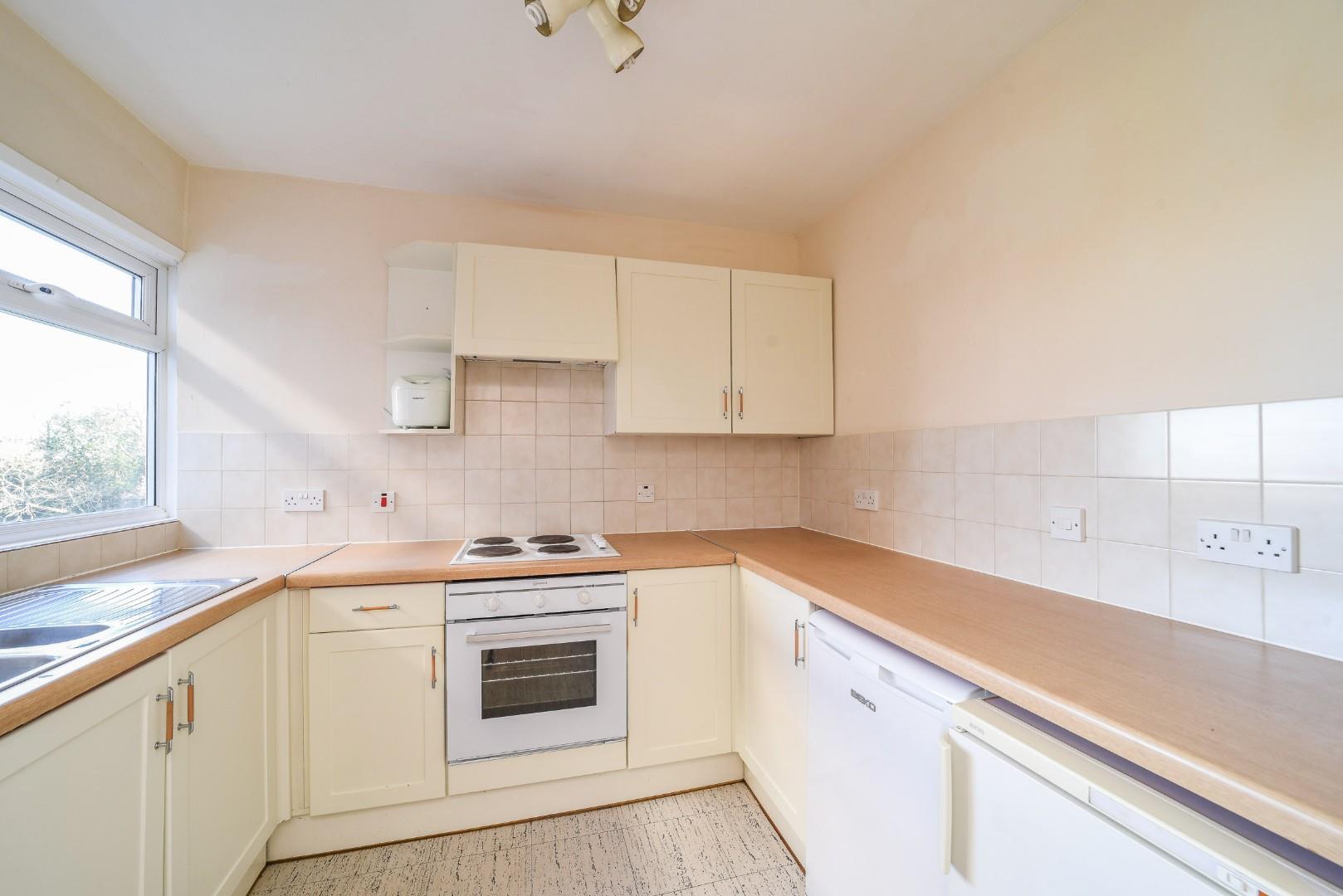 Free property report 33 Beechcroft Manor, Weybridge, KT13 9NZ Chimnie