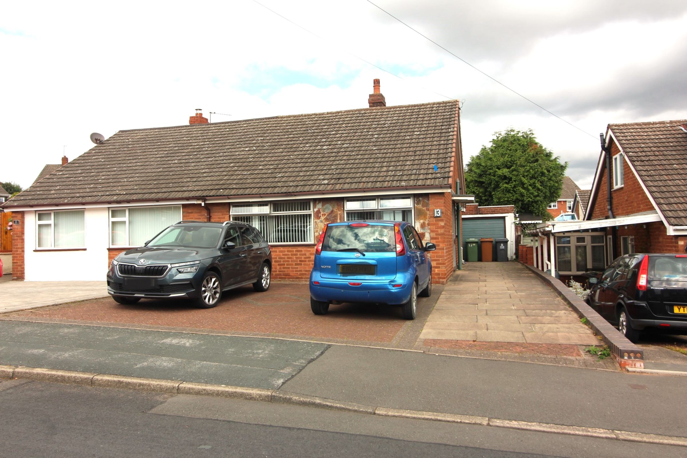 Free property report 13 Andrew Drive, Willenhall, WV12 5PP Chimnie