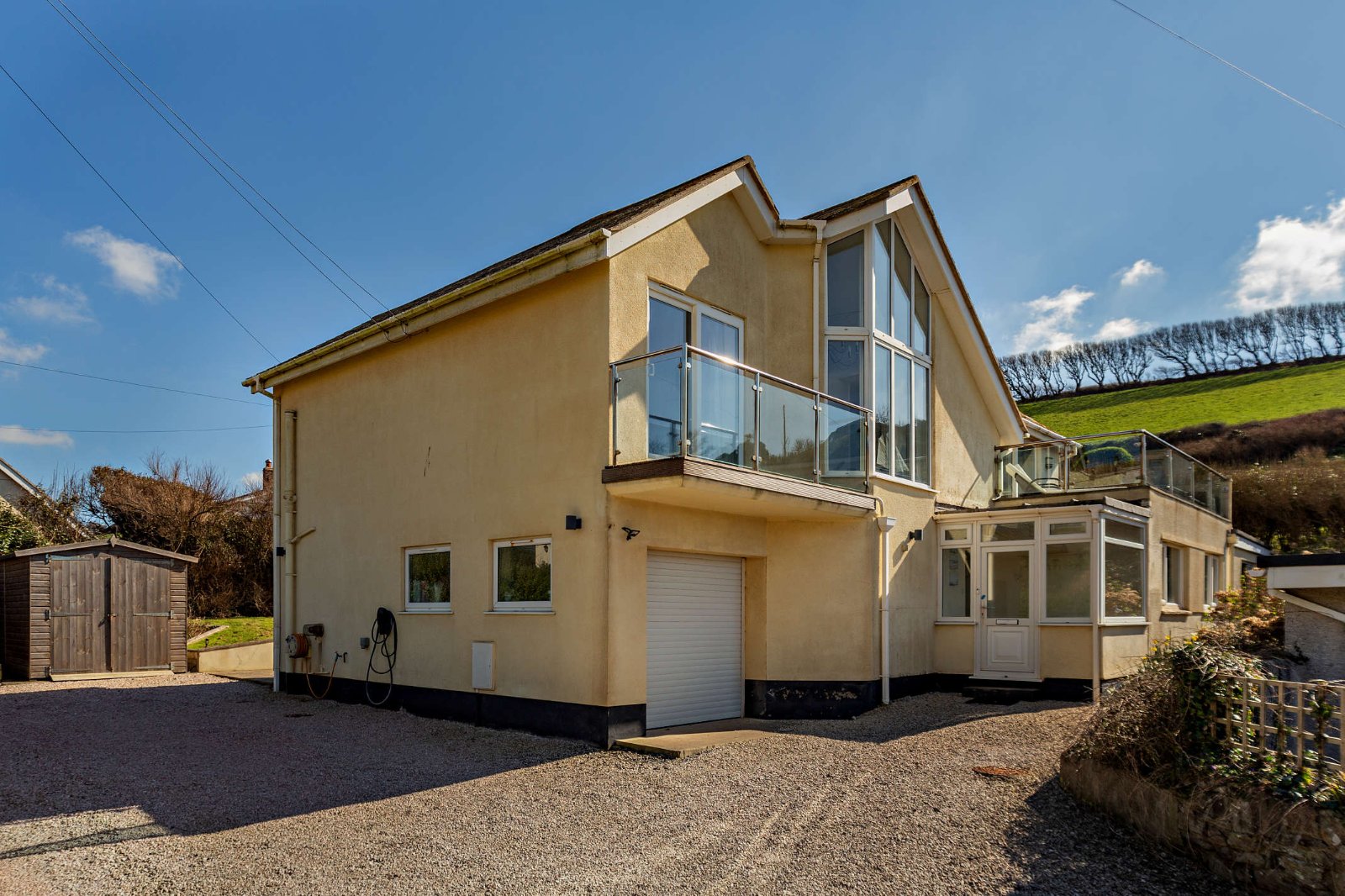 4 bedroom detached house for sale 0