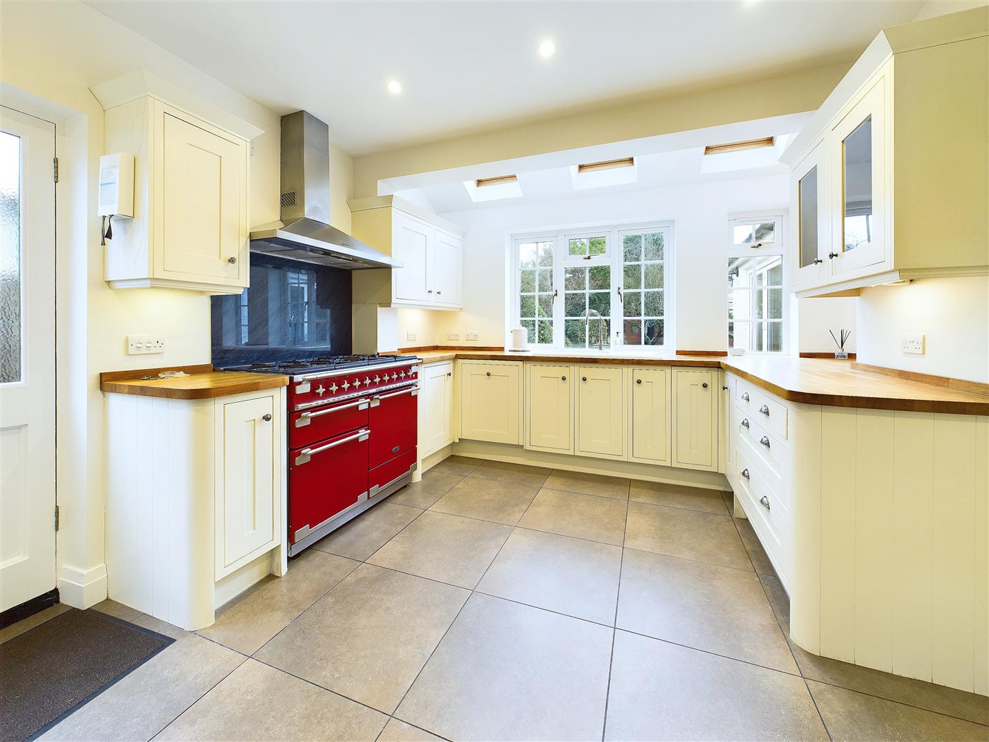 4 bedroom detached house for sale 0