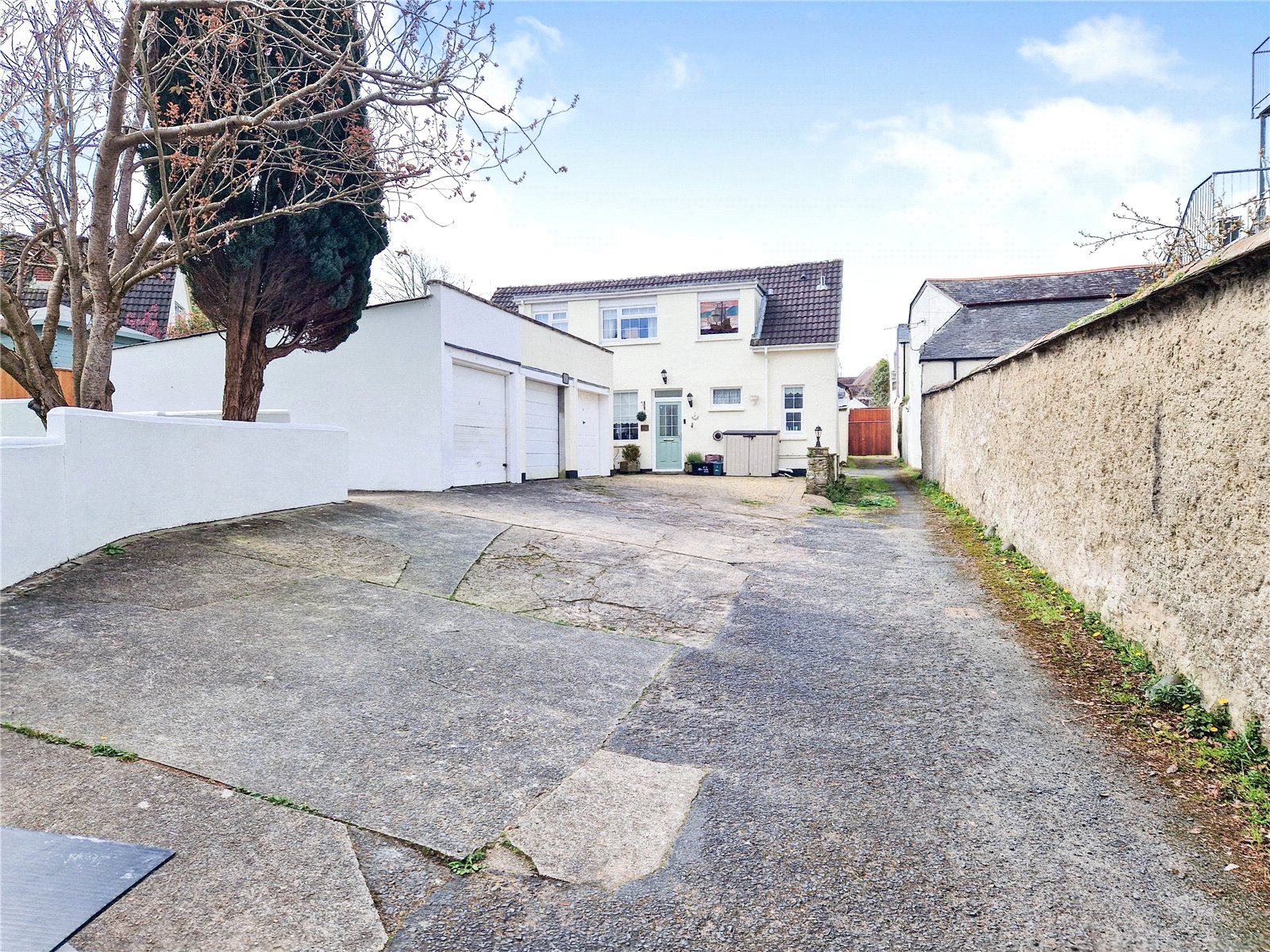 Garage,, Trafalgar Gardens, Devon photo 4