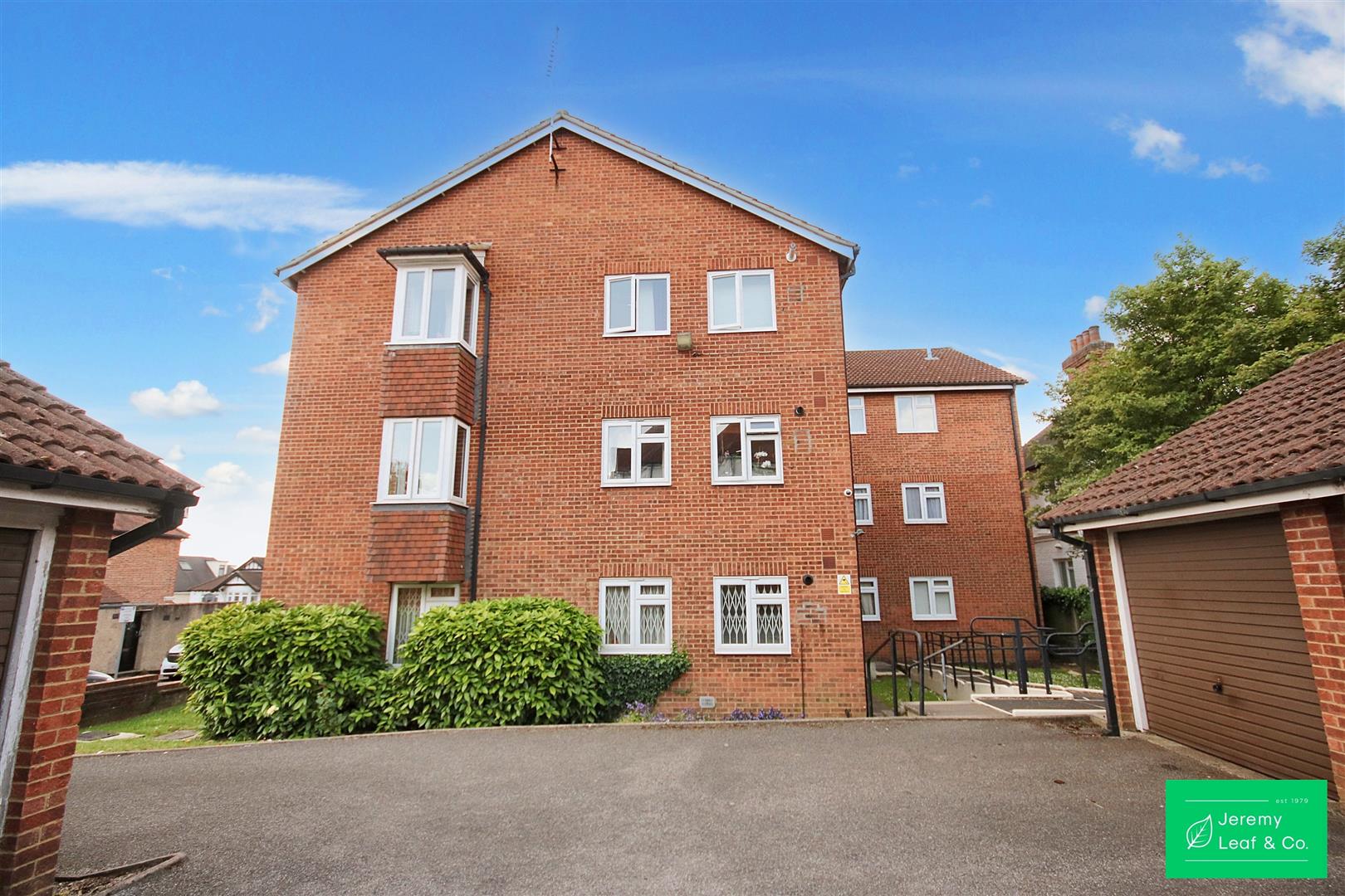 Trenchard Court, Flat 4, 2a, Neeld Crescent, London photo 4