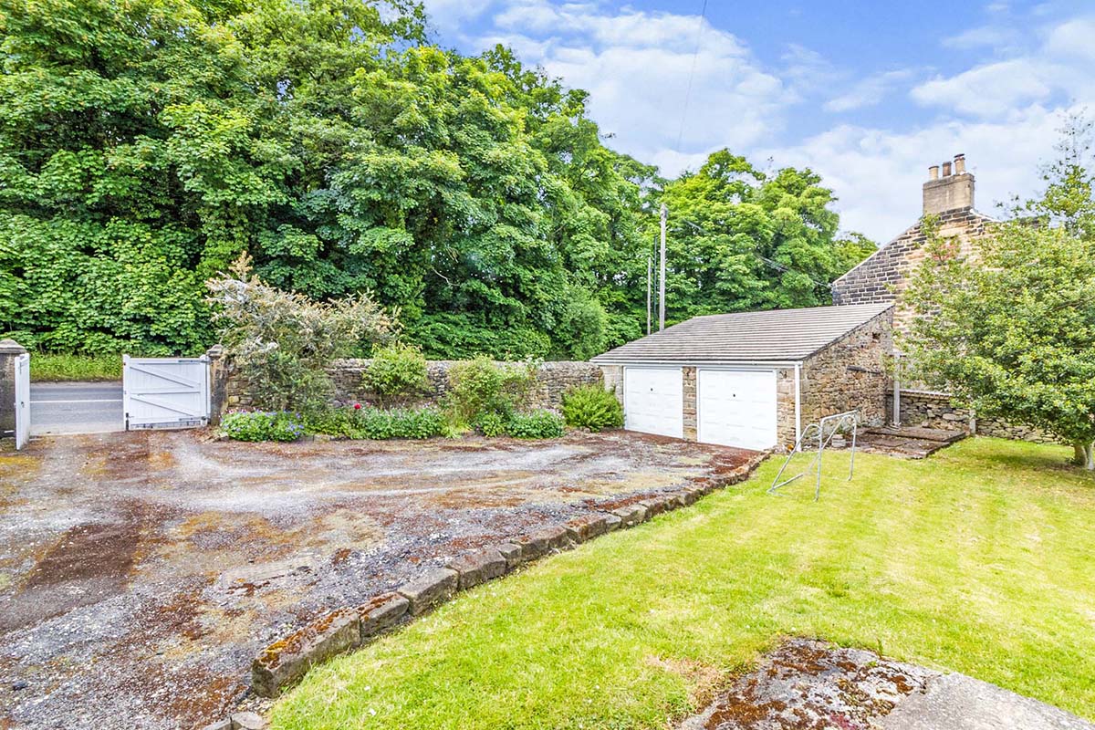 Photos of Greno Wood House, Cottage & Paddock, Penistone Road
